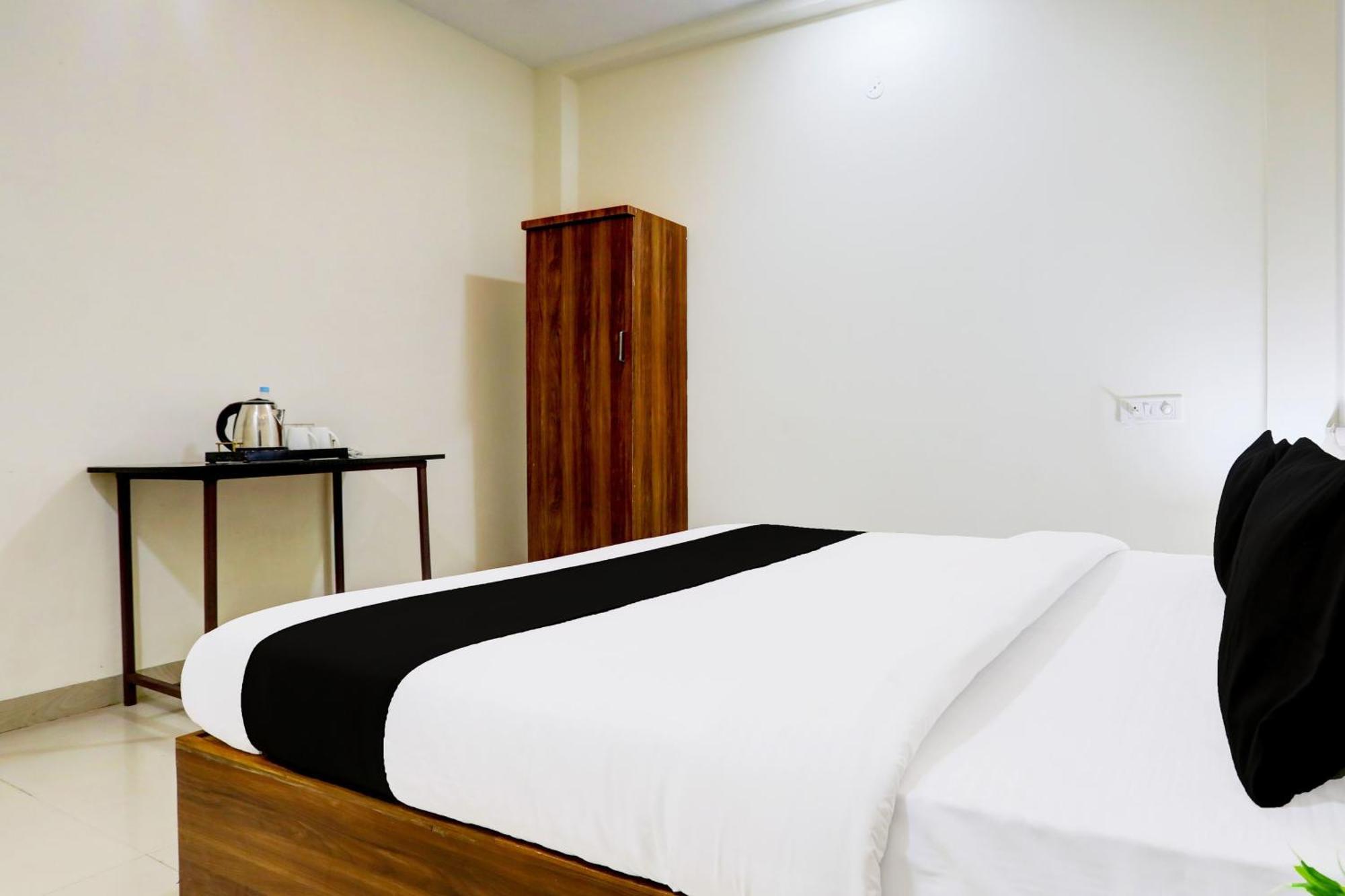 Hotel O Sb 47 إندور المظهر الخارجي الصورة