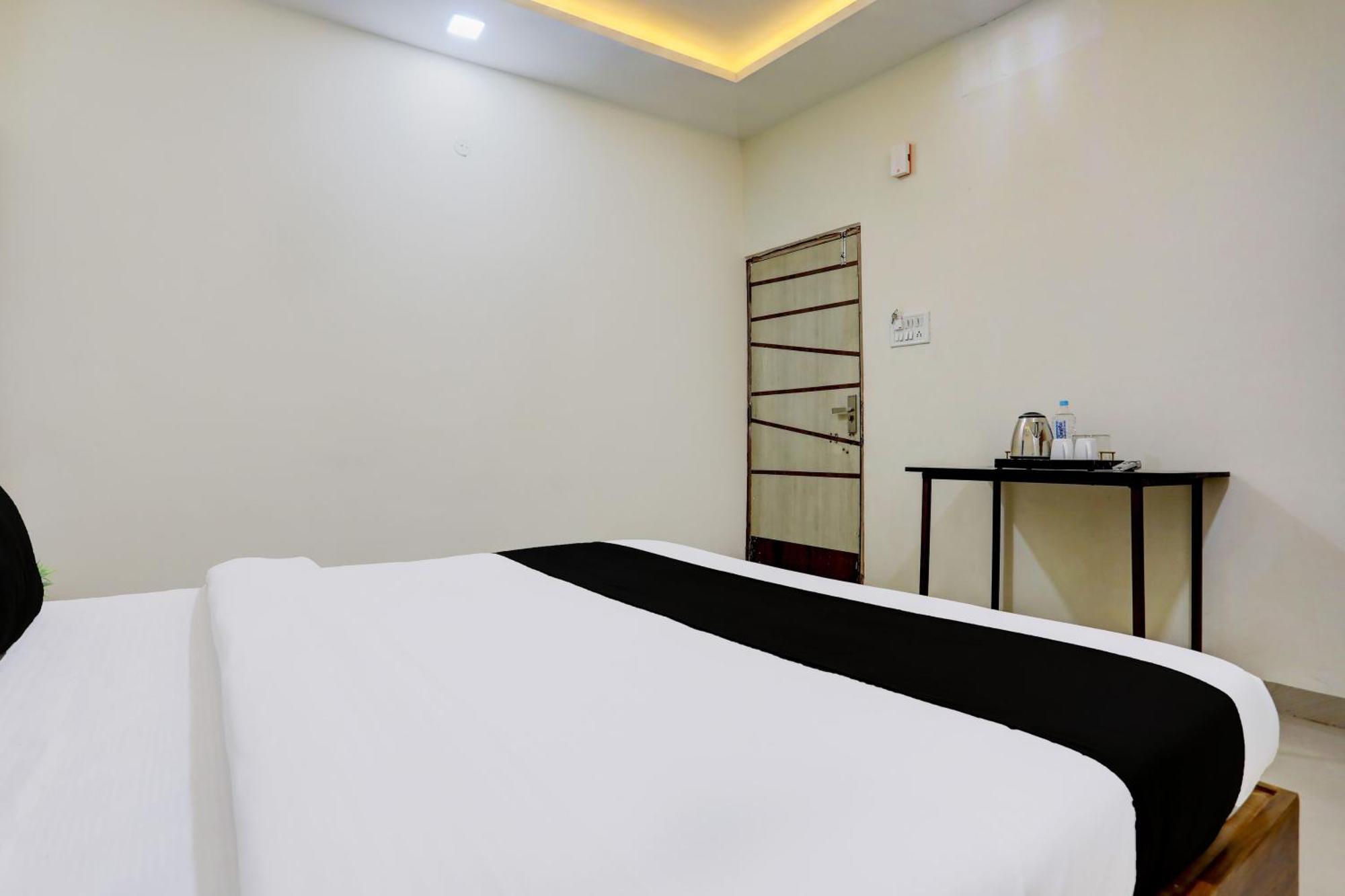Hotel O Sb 47 إندور المظهر الخارجي الصورة