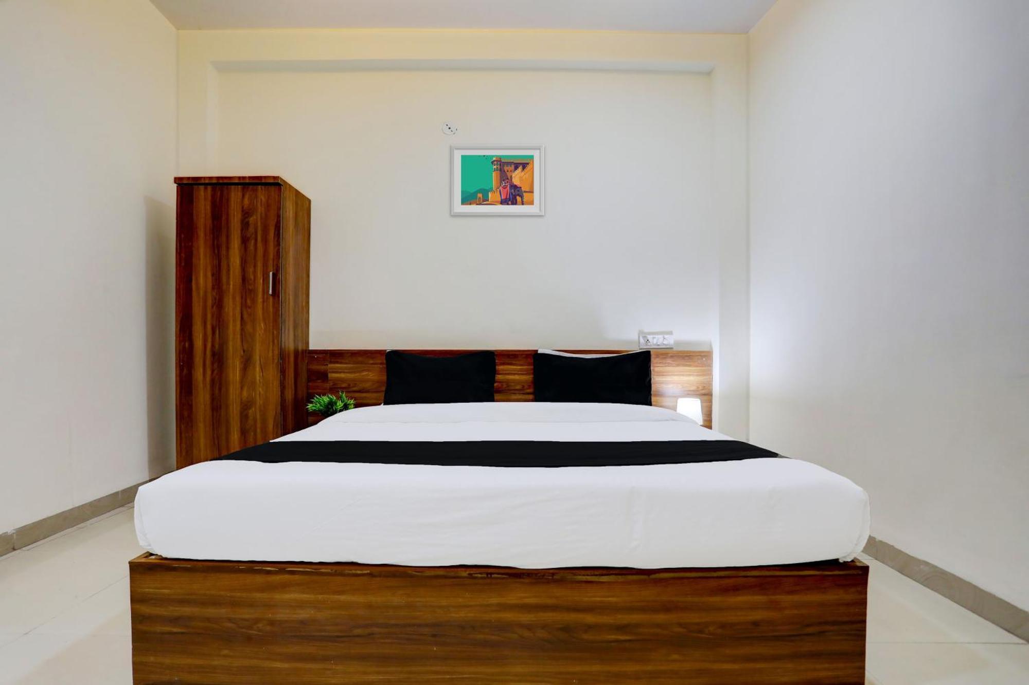 Hotel O Sb 47 إندور المظهر الخارجي الصورة