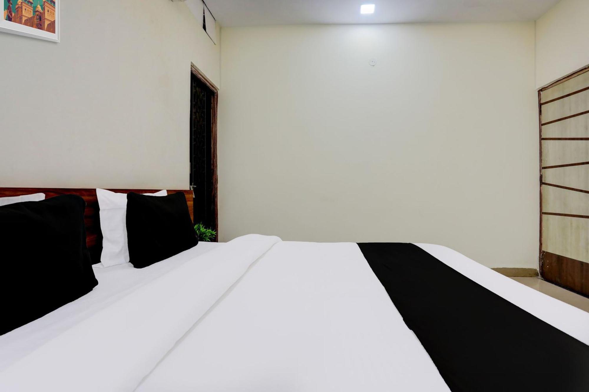 Hotel O Sb 47 إندور المظهر الخارجي الصورة